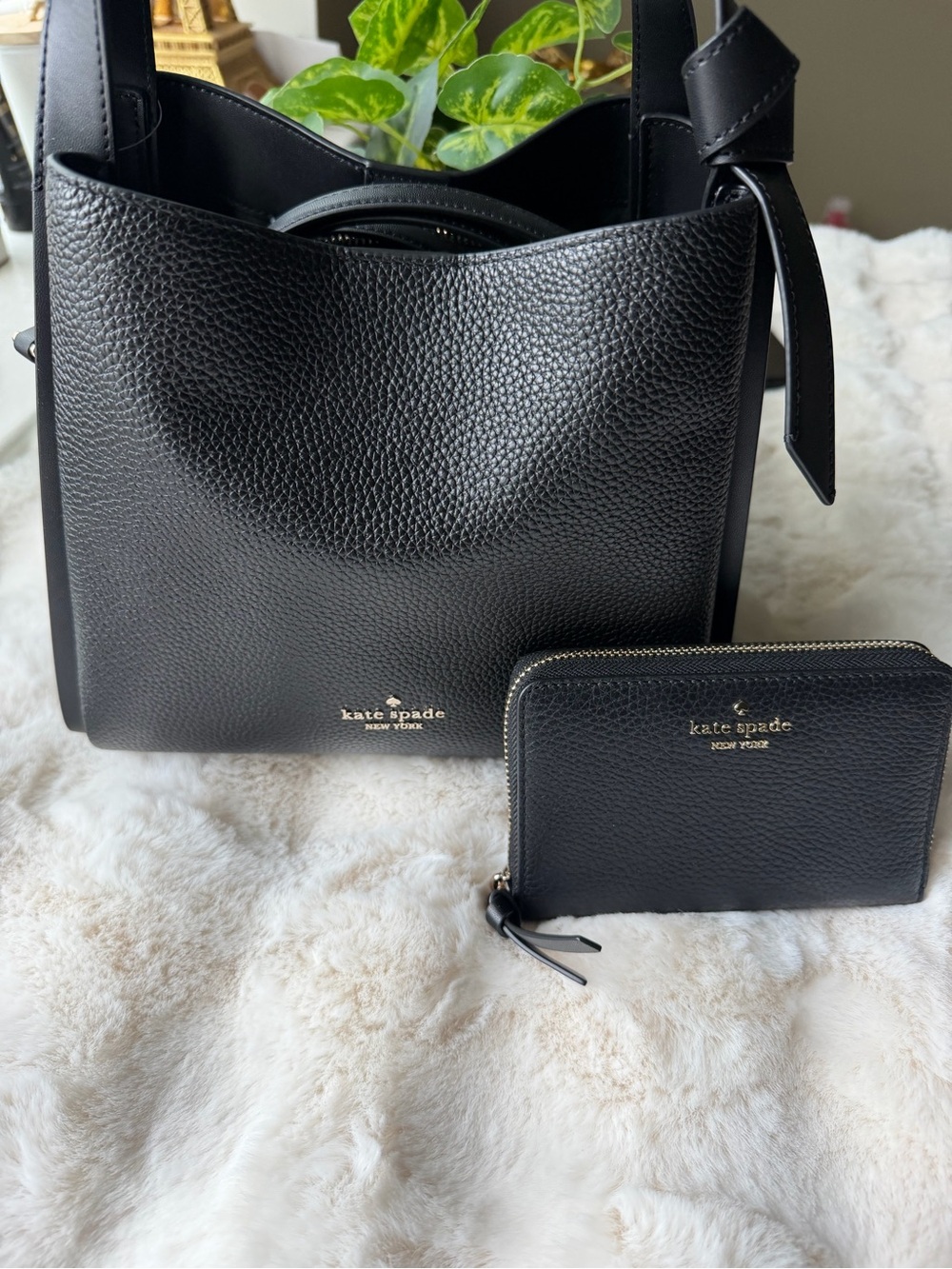 Kate Spade Knott Medium Crossbody Tote Bag Pebbled Leather & Purse set.NWT - Picture 3 of 9